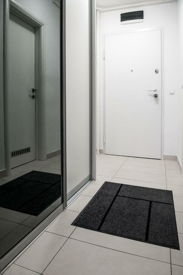 Flexible Selfcheckins 7 - Zagreb - Garage - Electric Vehicle Ccharger - Loggia - New - Luxury - Apartments Repinc 7 المظهر الخارجي الصورة